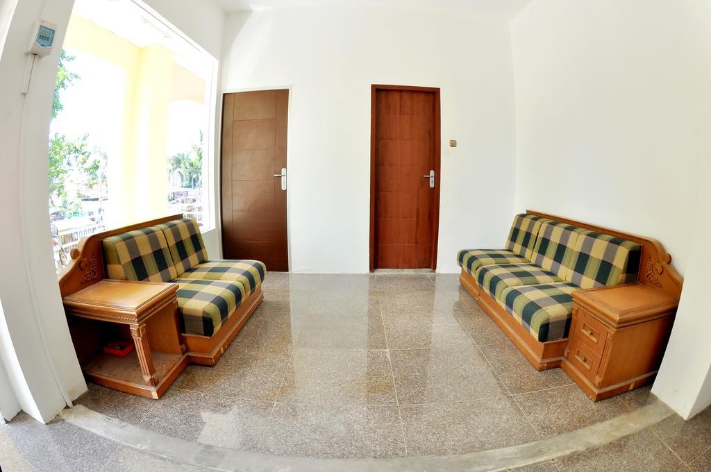 Ds Colive Peterongan Hotel Semarang Exterior photo